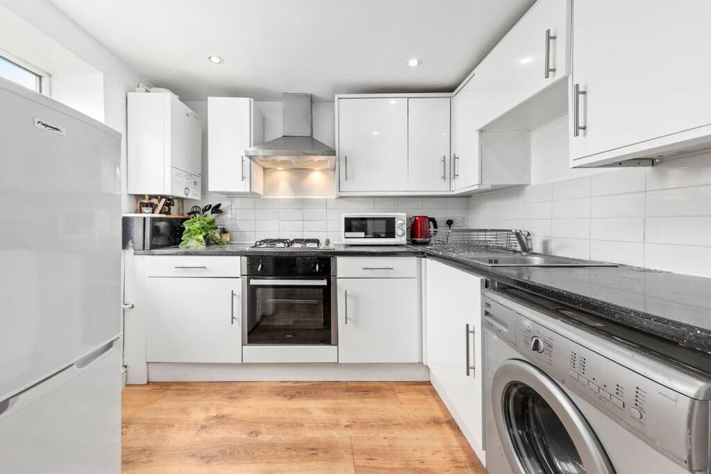 1Br Modern Flat On Edgware Rd Ed3 Daire Londra Dış mekan fotoğraf